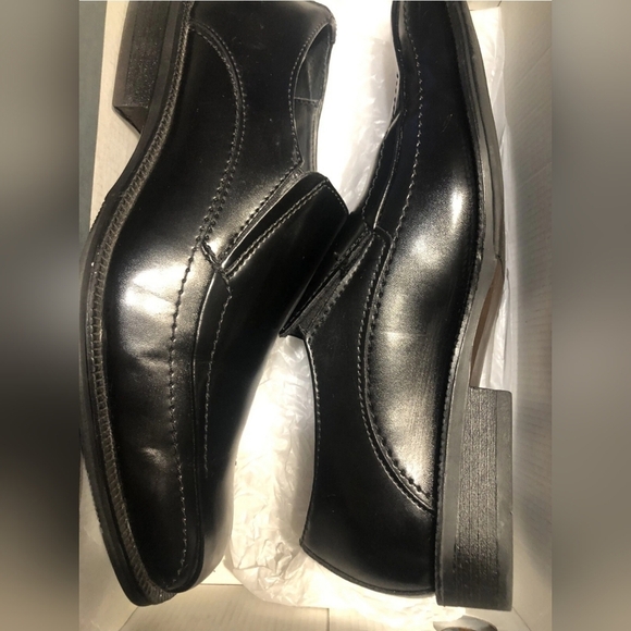 Via Europa Black Dress Shoes - Size 10  Very Good Condition. - Picture 3 of 3